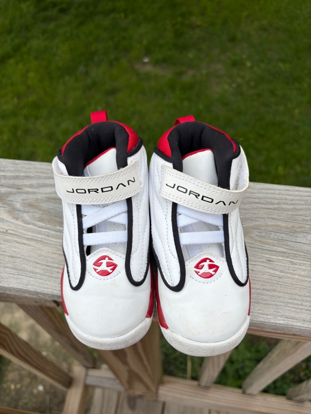 Jordan toddler Pro strong Kids White, Red & Black Hook-and-Loop Sneakers 8C